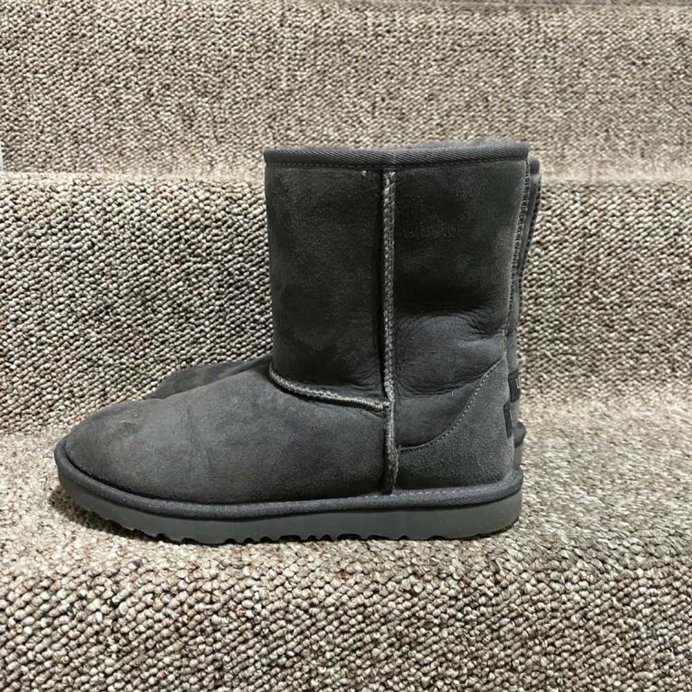 Grey Uggs - image 3